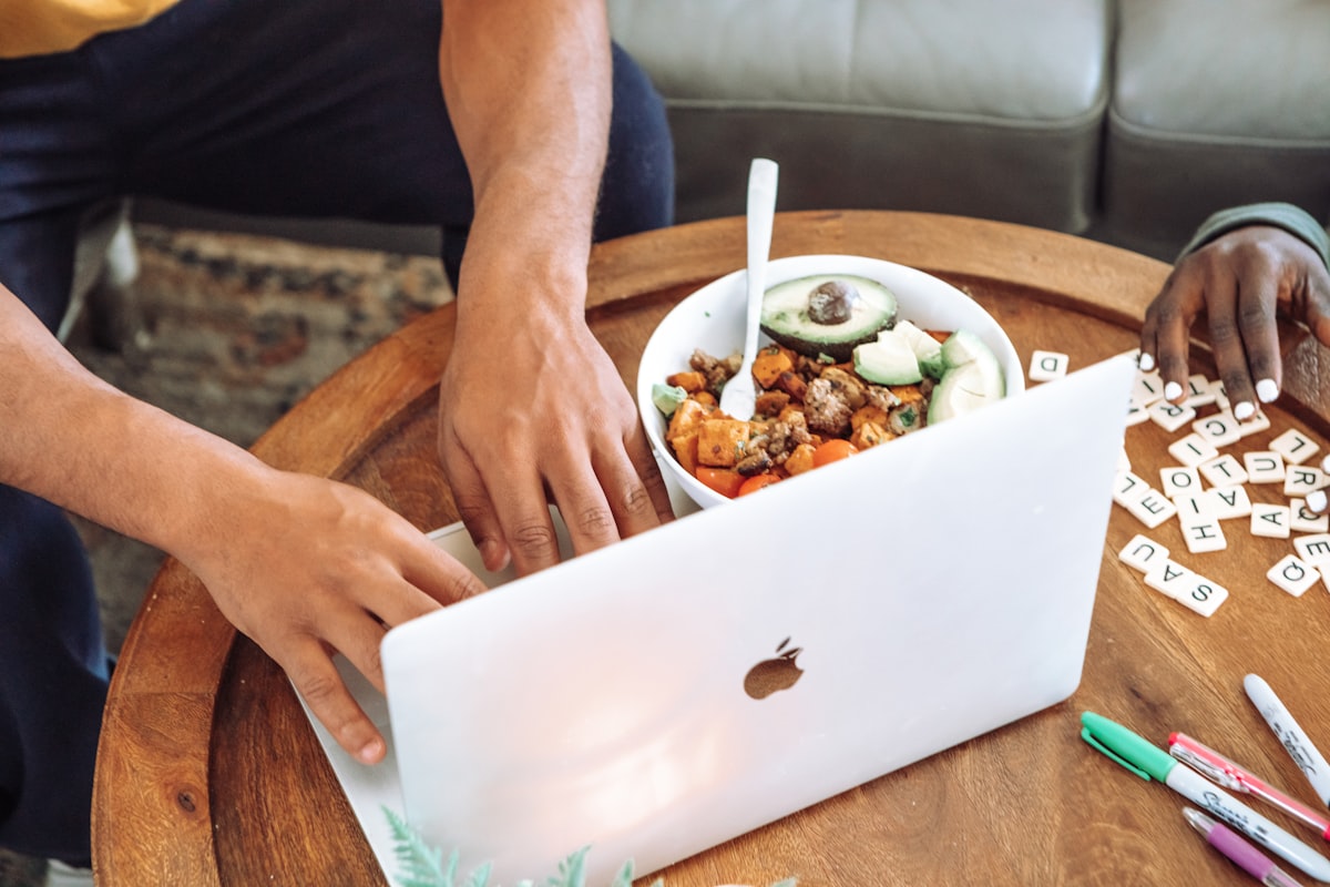 Eating mindfully during busy times